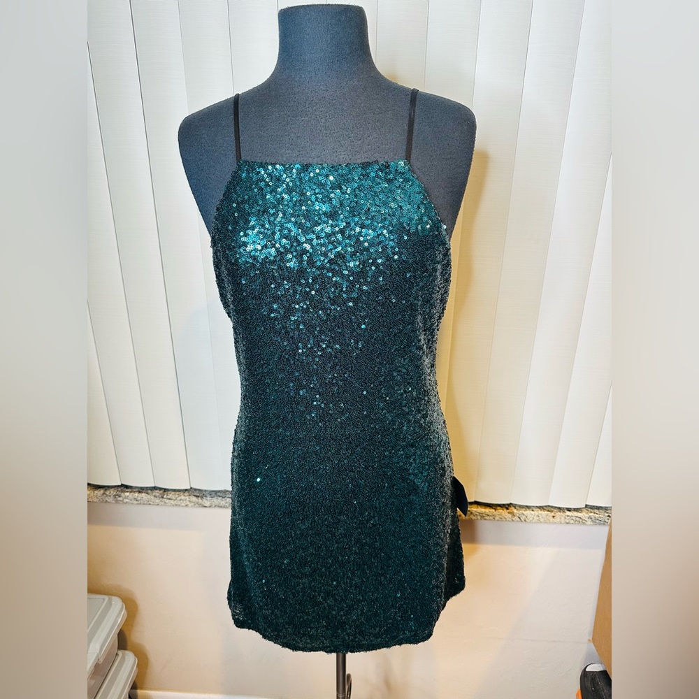 Lulu's Casmar Dark Green Square Neckline Sequin Mini Dress Size Medium NEW - Picture 2 of 9
